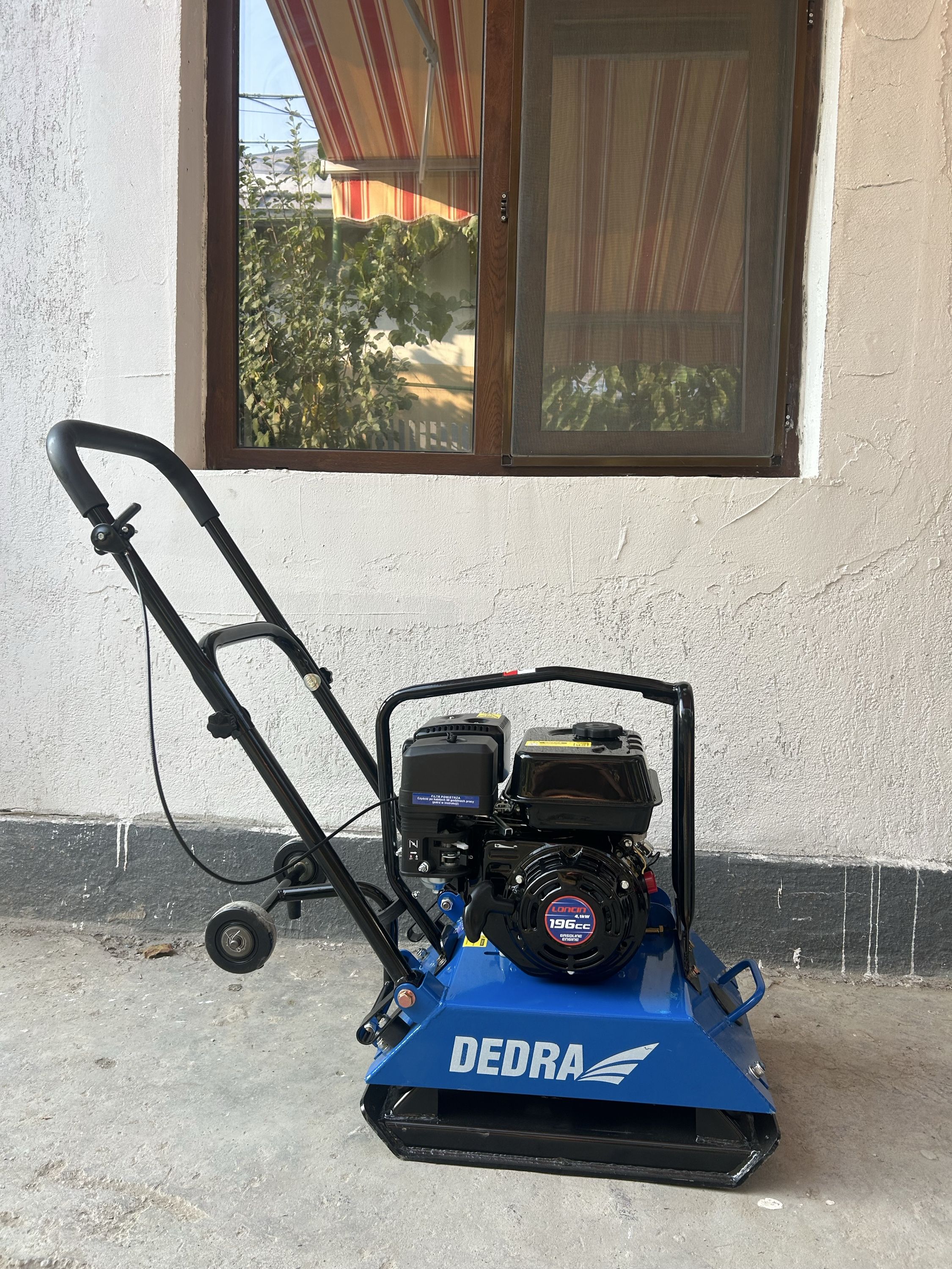 Placă compactoare